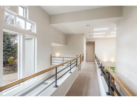 9230 NW Hopedale Court Portland OR 97229