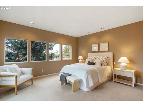 9230 NW Hopedale Court Portland OR 97229