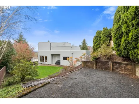 9230 NW Hopedale Court Portland OR 97229