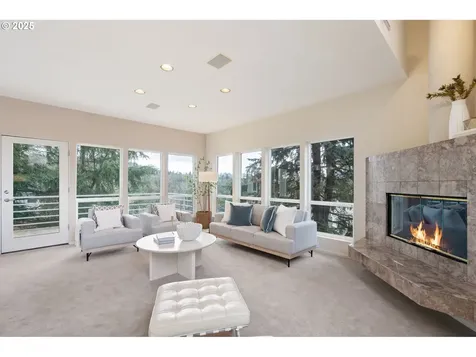 9230 NW Hopedale Court Portland OR 97229