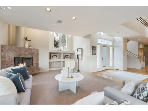 9230 NW Hopedale Court Portland OR 97229