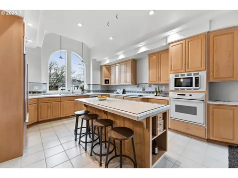 2680 E Mountain View Drive SE Albany OR 97322