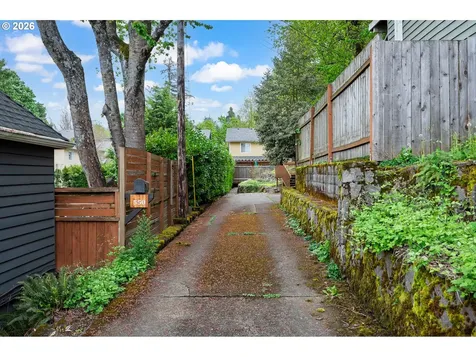 550 SE 58th Avenue Portland OR 97215