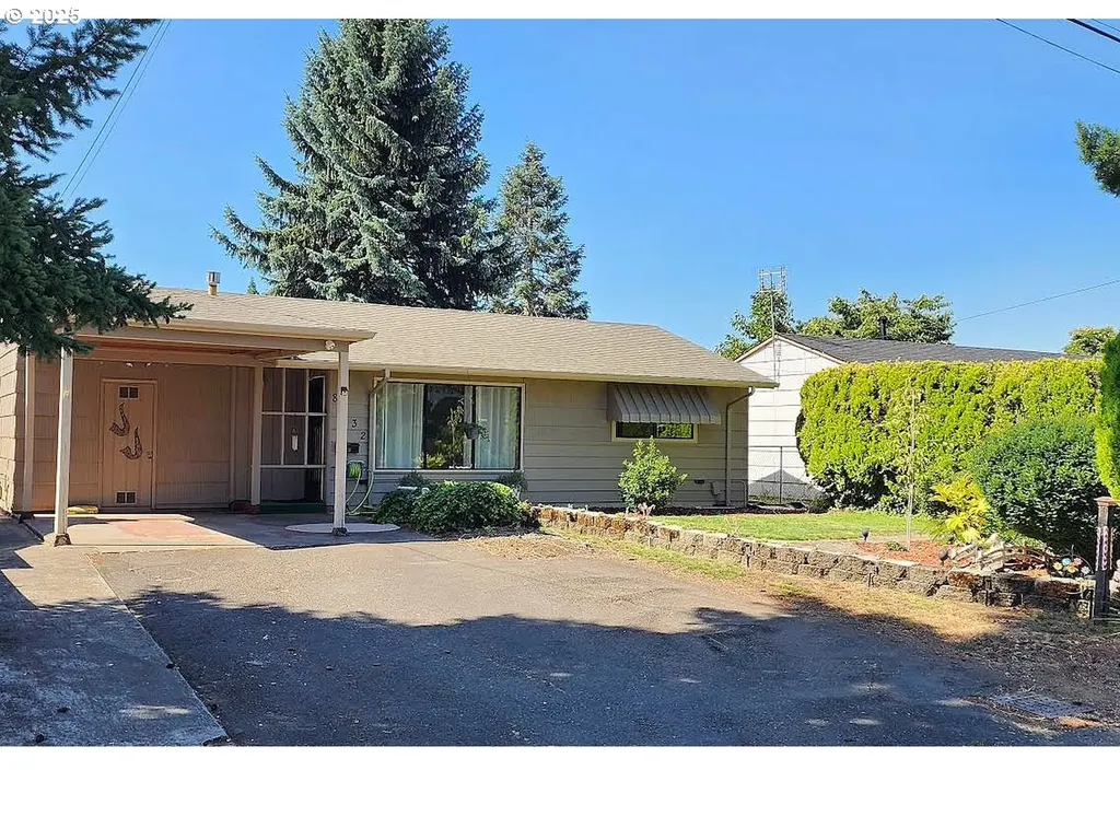 8632 NE Clackamas Street Portland OR 97220