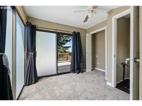 8632 NE Clackamas Street Portland OR 97220
