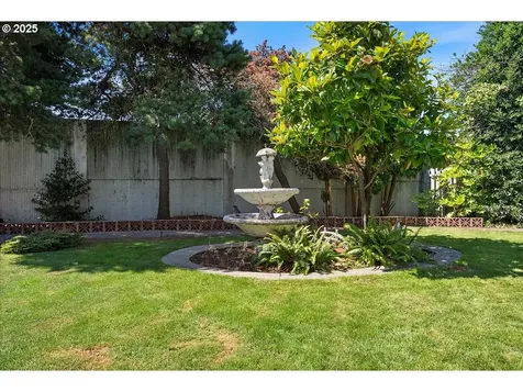 8632 NE Clackamas Street Portland OR 97220