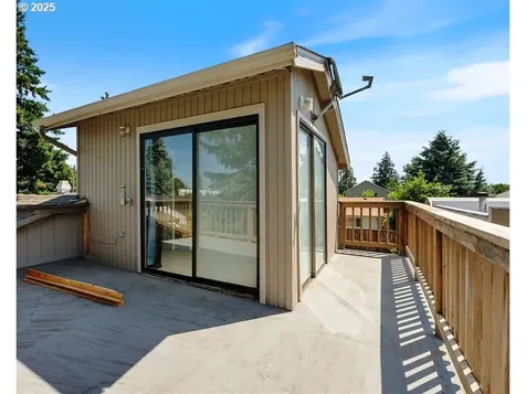 8632 NE Clackamas Street Portland OR 97220
