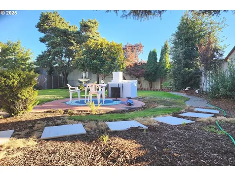 8632 NE Clackamas Street Portland OR 97220