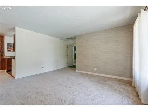 8632 NE Clackamas Street Portland OR 97220