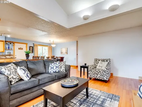 410 45th Court Washougal WA 98671