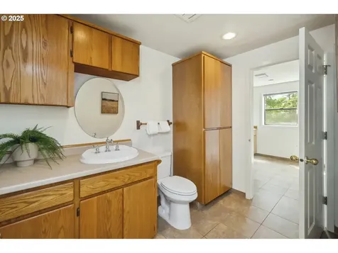 16202 NW 31st Court Vancouver WA 98685