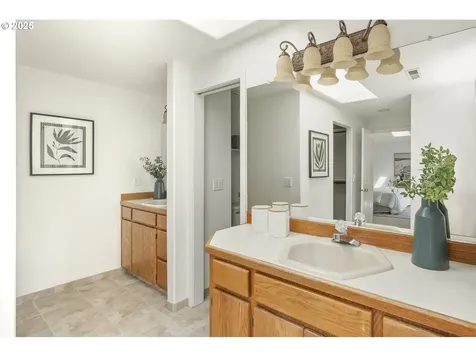 16202 NW 31st Court Vancouver WA 98685