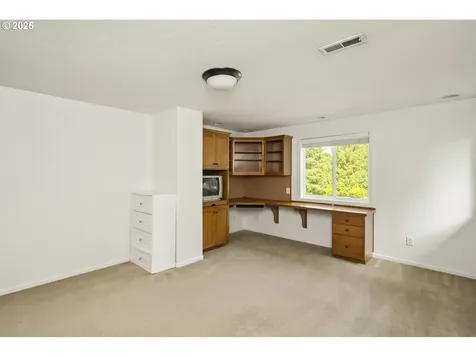 16202 NW 31st Court Vancouver WA 98685