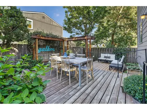 7025 SE Carlton Street Portland OR 97206