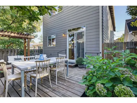 7025 SE Carlton Street Portland OR 97206