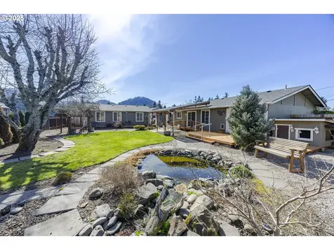789 66th Street Springfield OR 97478