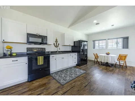789 66th Street Springfield OR 97478