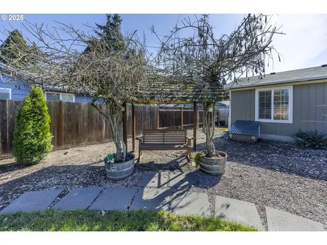 789 66th Street Springfield OR 97478