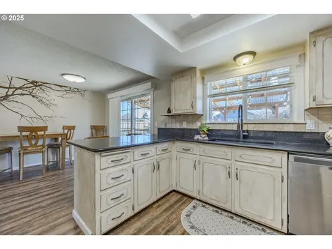 789 66th Street Springfield OR 97478