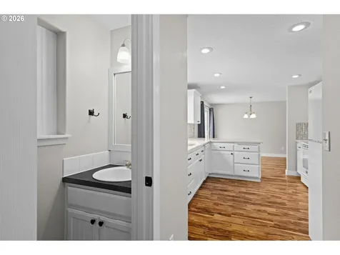 3220 N Knoll Drive Newberg OR 97132