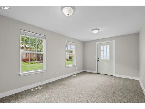 3220 N Knoll Drive Newberg OR 97132