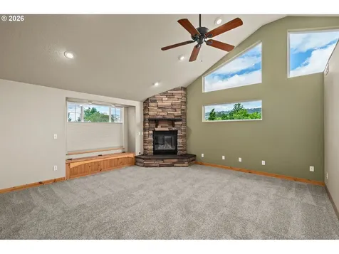 3220 N Knoll Drive Newberg OR 97132
