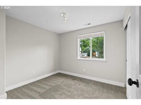 3220 N Knoll Drive Newberg OR 97132