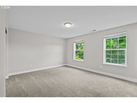 3220 N Knoll Drive Newberg OR 97132
