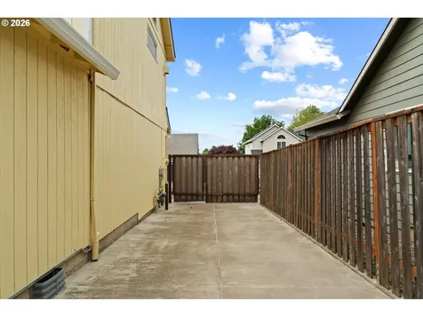 3220 N Knoll Drive Newberg OR 97132