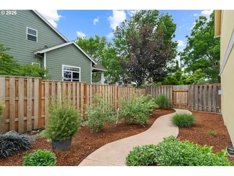 3220 N Knoll Drive Newberg OR 97132