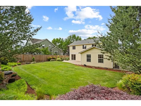3220 N Knoll Drive Newberg OR 97132