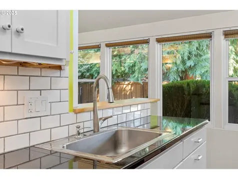 1906 NE 127th Avenue Portland OR 97230