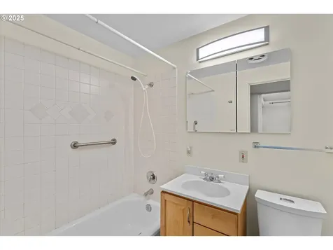 1906 NE 127th Avenue Portland OR 97230