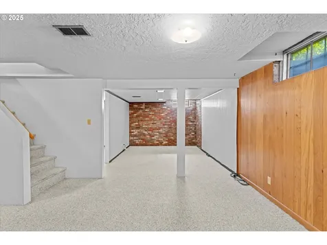 1906 NE 127th Avenue Portland OR 97230