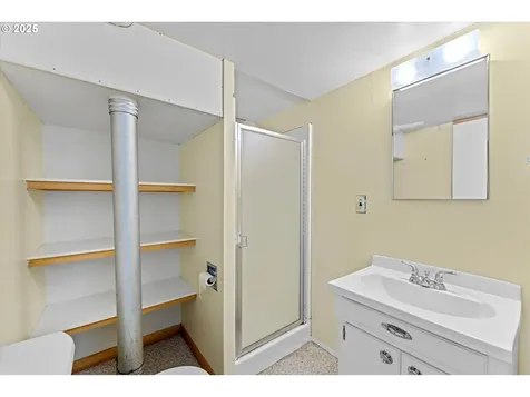 1906 NE 127th Avenue Portland OR 97230