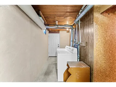 1906 NE 127th Avenue Portland OR 97230