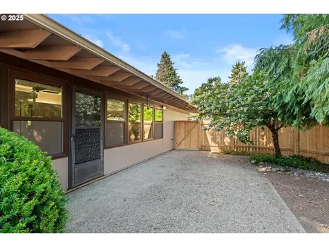 1906 NE 127th Avenue Portland OR 97230