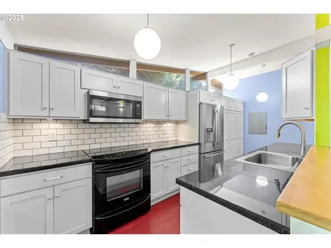 1906 NE 127th Avenue Portland OR 97230