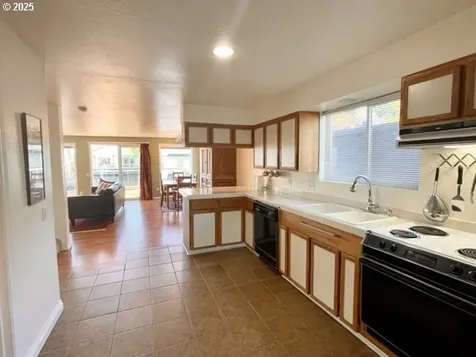 1635 N Jantzen Avenue Portland OR 97217