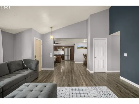 1624 NE 12th Avenue Hillsboro OR 97124
