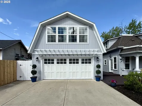 1011 May Street Hood River OR 97031