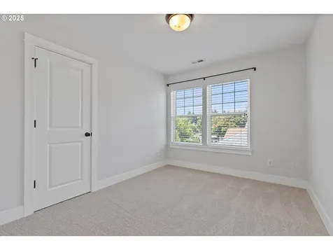 2537 N Winchell Street Portland OR 97217