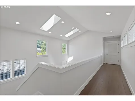 2537 N Winchell Street Portland OR 97217