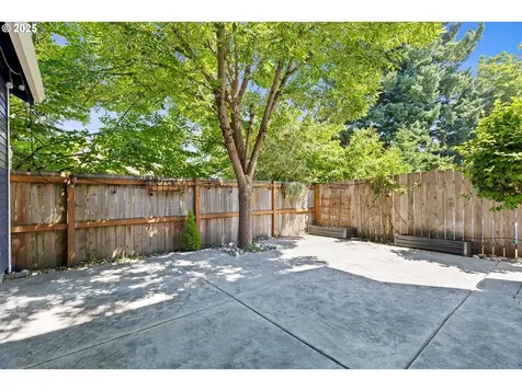 2537 N Winchell Street Portland OR 97217