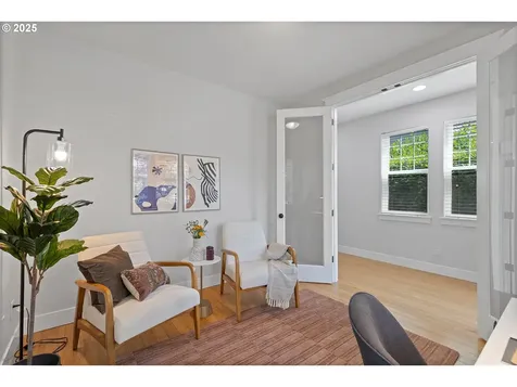 2537 N Winchell Street Portland OR 97217