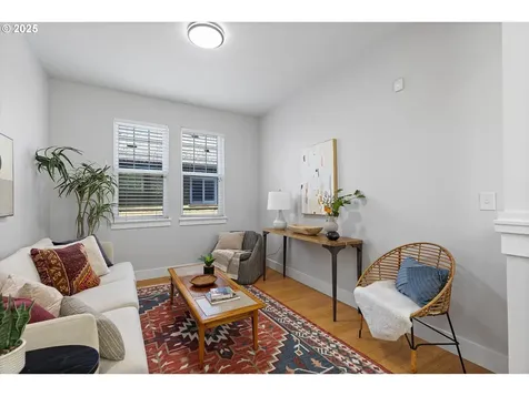 2537 N Winchell Street Portland OR 97217