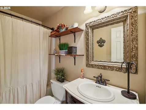 3716 W Street Washougal WA 98671