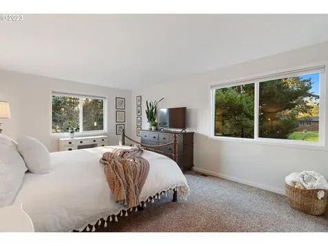 1437 Greentree Circle Lake Oswego OR 97034