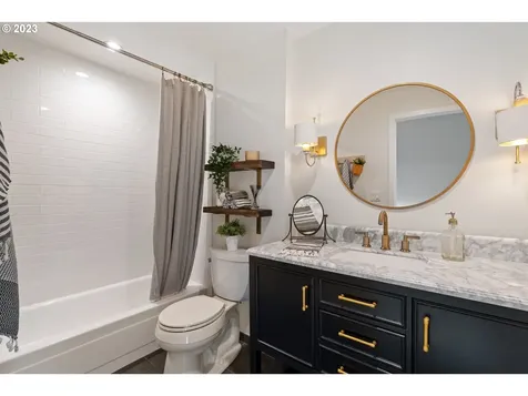 1437 Greentree Circle Lake Oswego OR 97034