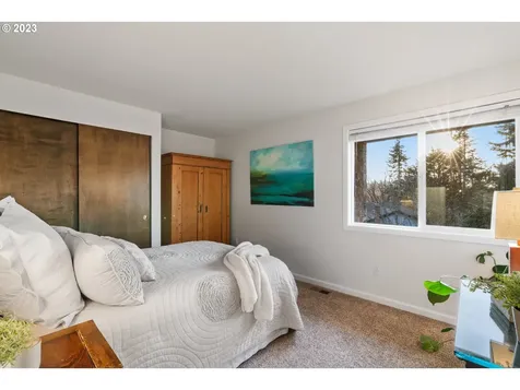1437 Greentree Circle Lake Oswego OR 97034
